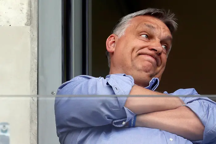 Орбан ограничава продажбата на книжки, описващи хомосексуални отношения