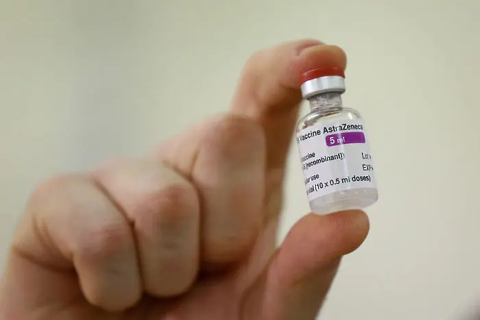 И Белгия спира ваксинирането с AstraZeneca на възрастни
