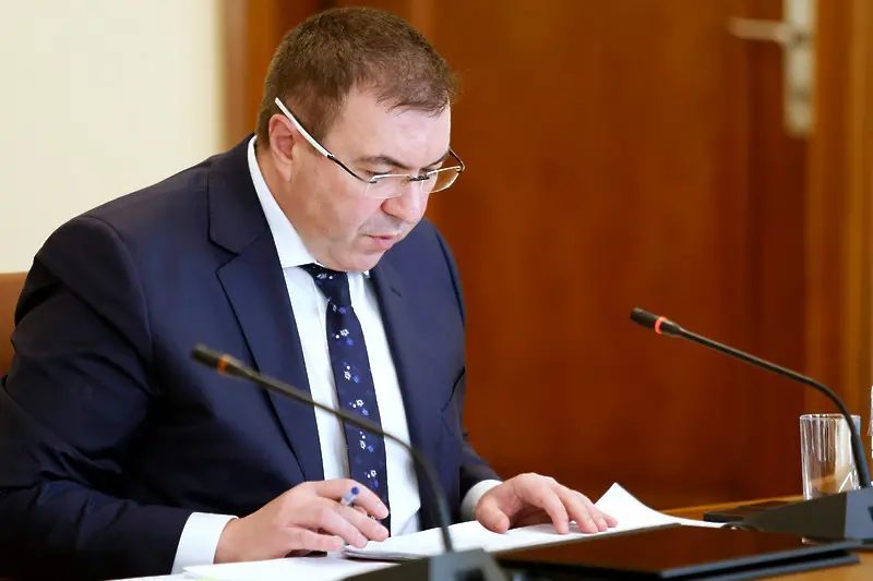 Министър Ангелов към Радев за Шипка: Лъжа е, че е имало забрана