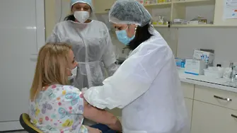 Към 9 януари: 13 355 ваксинирани срещу COVID-19 в България