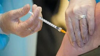 В COVID портала вече има данни за хоспитализираните и починалите с ваксини