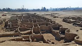 Откриха града на свекъра на Нефертити