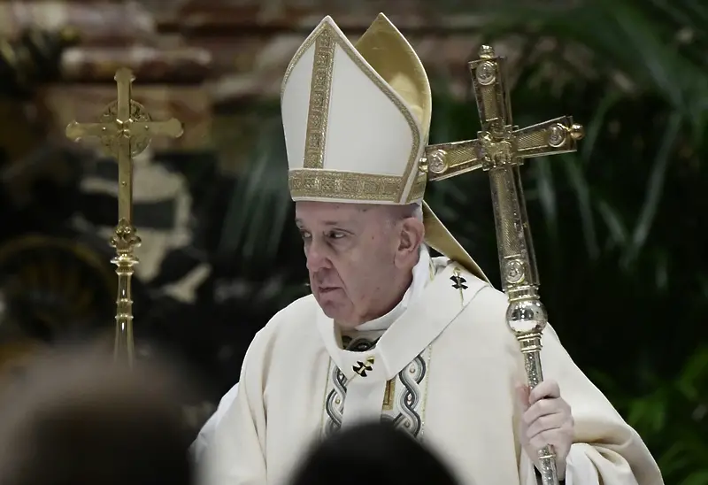 Католически Великден: Папата обяви за скандални военните разходи в пандемия