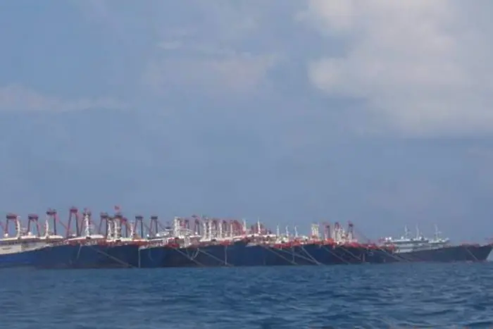 220 китайски военни кораба в оспорвани води засече Филипините