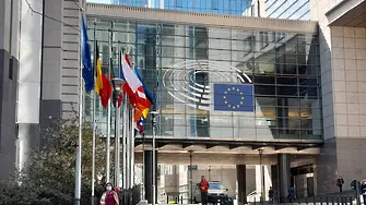 Евродепутати искат наблюдение на парите за възстановяване за България