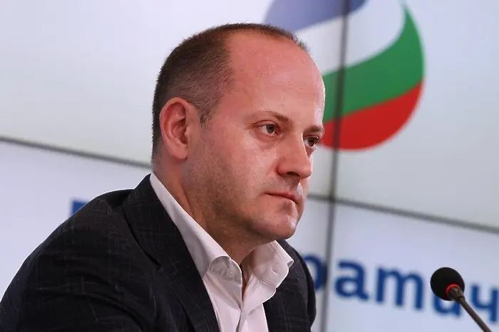 Радан Кънев призова за предизборна коалиция с Петков-Василев
