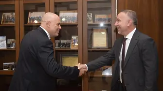 Гешев се срещна с бивш главен прокурор на Румъния