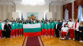 Президентът връчи националния флаг на олимпийците