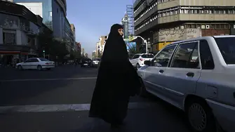 Мъж прегази две жени в Иран, защото не са били забулени