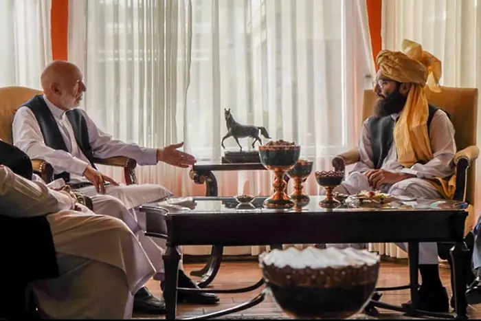 Беше ли бившият афганистански президент в заговор с талибанската група 