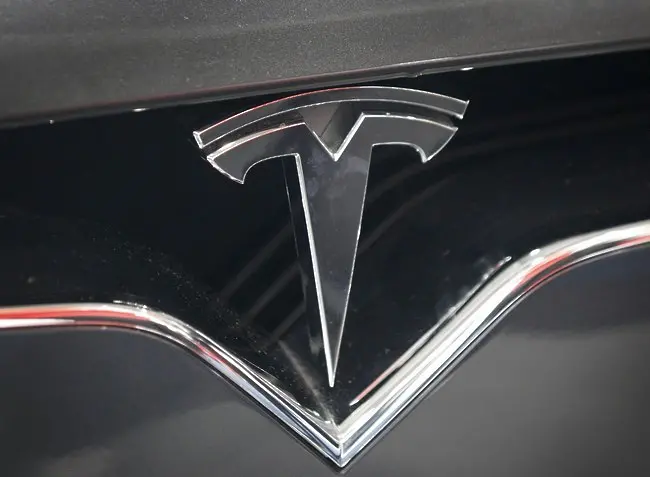 Акциите на Tesla паднаха с 12,2% след сделката за Twitter