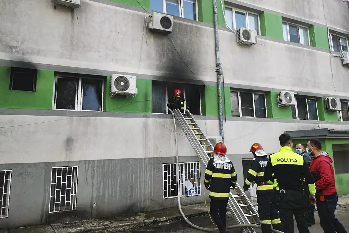 Девет жертви при пожар в COVID болница в Румъния