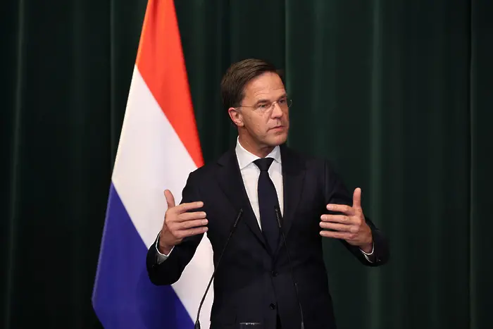 9 месеца след изборите Нидерландия роди коалиция