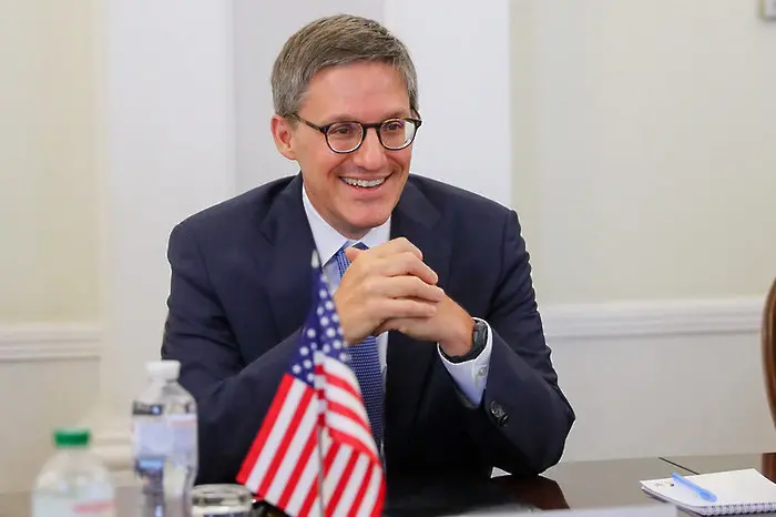 Вашингтон праща емисар на консултации в София заради Русия