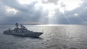 Държавно пиратство в 21-ви век: Руски бойни кораби се прикриват зад цивилни съдове