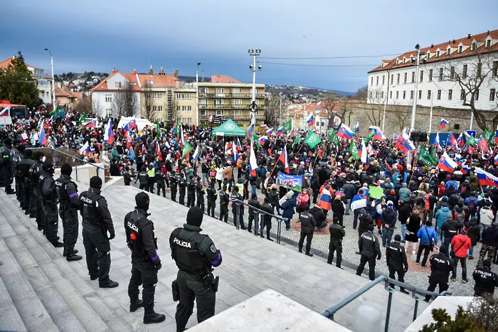 Договор със САЩ сее смут в Словакия