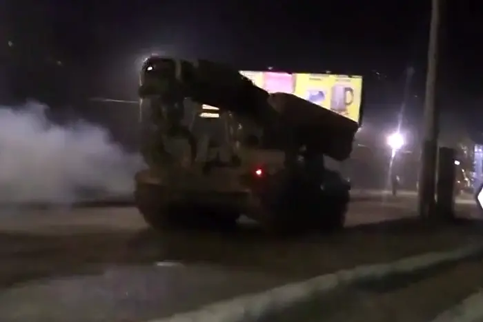 Ройтерс: Танкови колони забелязани в Донецк (ВИДЕО)
