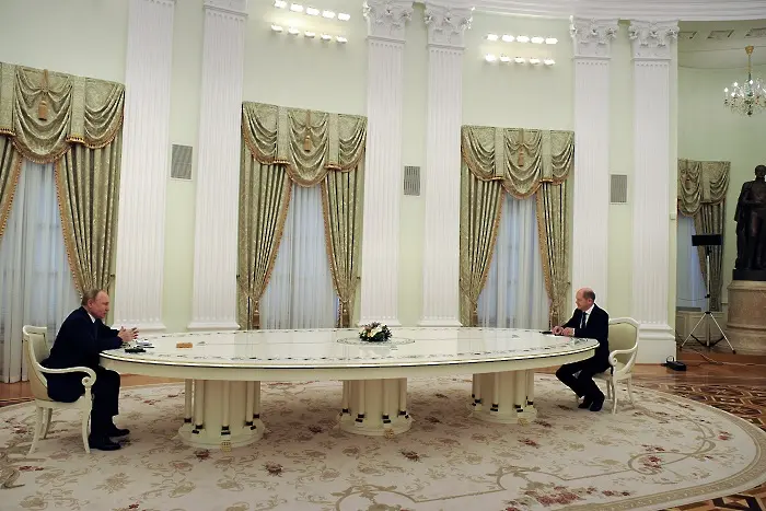 След разговор с Шолц: Путин готов на преговори