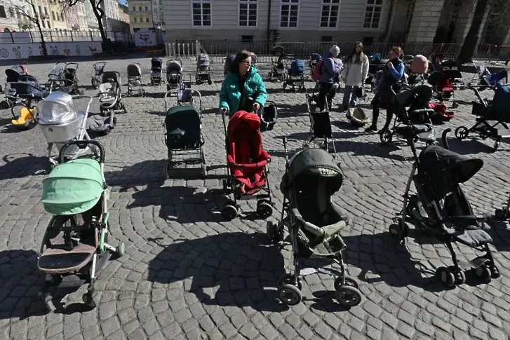 Войната е прогонила повече от половината от децата в Украйна от домовете им