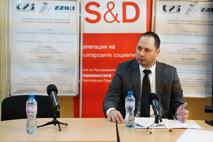 Витанов: БСП трябва да напусне властта, ако пратим оръжие на Украйна