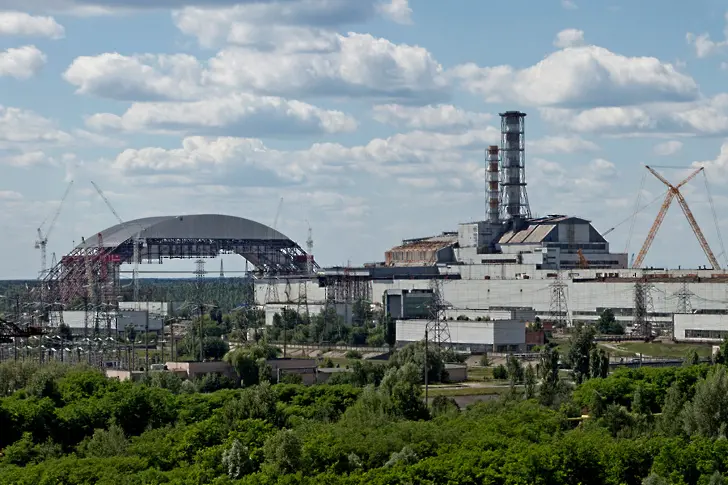 Руснаците унищожават нова лаборатория в АЕЦ Чернобил