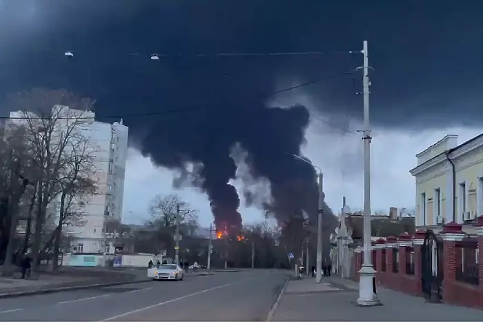 Мощни експлозии в Одеса (ВИДЕО)