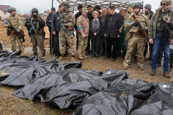 Украйна показа убитите в Буча на Фон дер Лайен. Вижте как реагира тя (ВИДЕО)