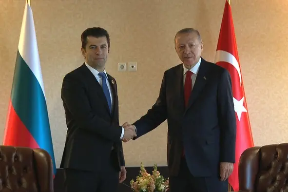 Петков приветства Ердоган за дипломацията му