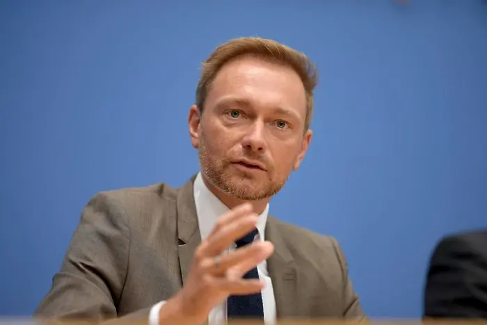 Украински посланик: Германски министър бе готов да преговаря с марионетно правителство на Русия в Киев