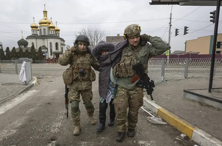 Цинизъм: Москва предлага на украинските цивилни да бягат в Беларус и в Русия