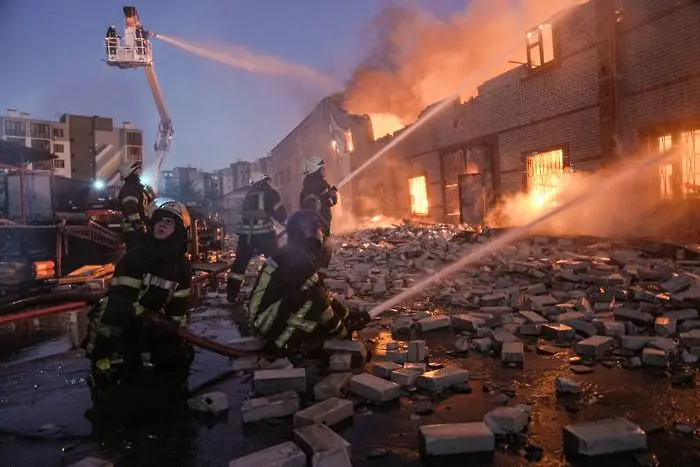 Русия се проваля под Киев, стяга обръча около Мариупол