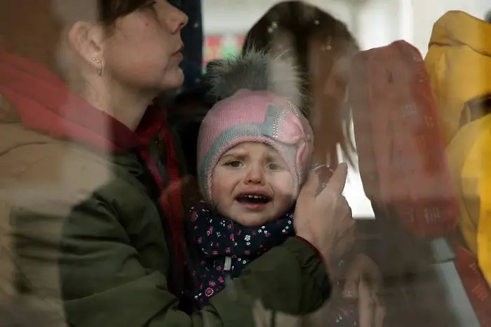 Над 2 млн. бежанци от войната в Украйна, половината от тях - деца