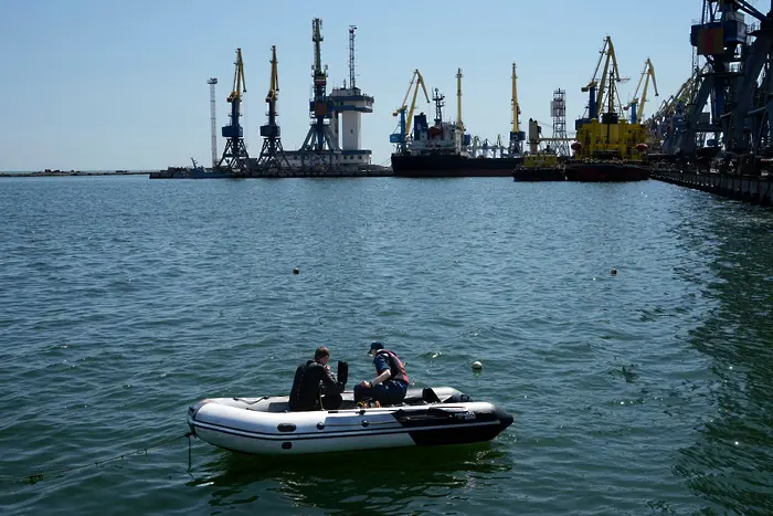 Си Ен Ен: Русия е спряла цялата морска търговия на Украйна