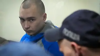 Първият руски войник, изправен пред съд в Украйна за военни престъпления, се призна за виновен