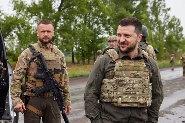 Зеленски посети фронтовата линия в Донбас