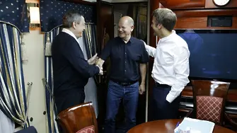 Вижте как Шолц, Макрон и Драги пътуваха с украински влак