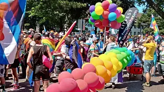 Гей-парадът в Кьолн – отново в пълния си блясък (СНИМКИ)