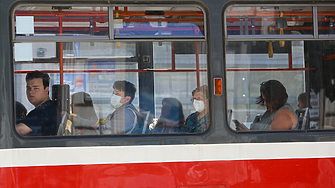 Задължителни маски и в градския транспорт в София