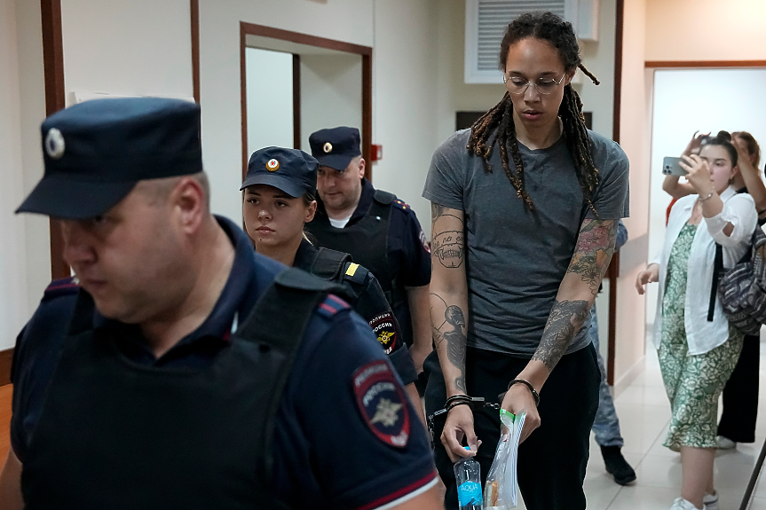 Руски прокурор поиска 9 години и половина затвор за американска баскетболна звезда (ВИДЕО)