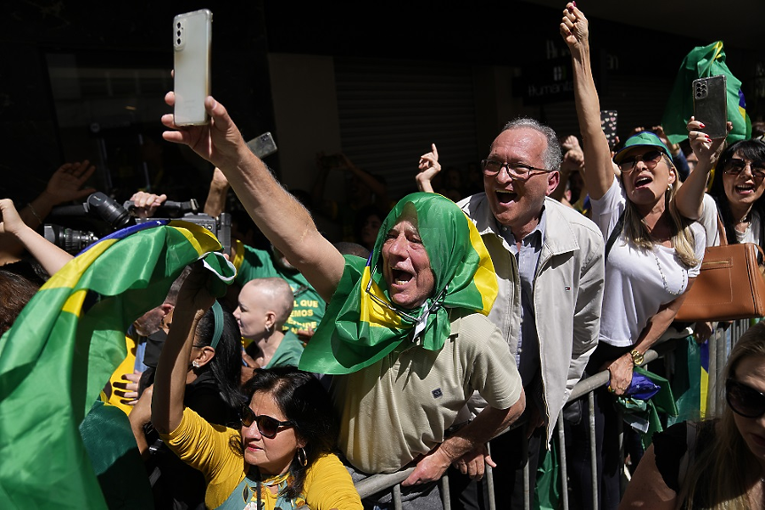 Лула да Силва и Болсонаро стартираха кампаниите си за президентските избори в Бразилия
