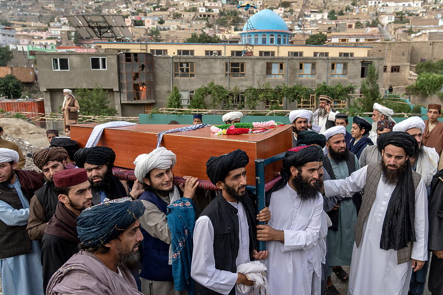 Взрив уби най-малко 21 души в джамия в Кабул