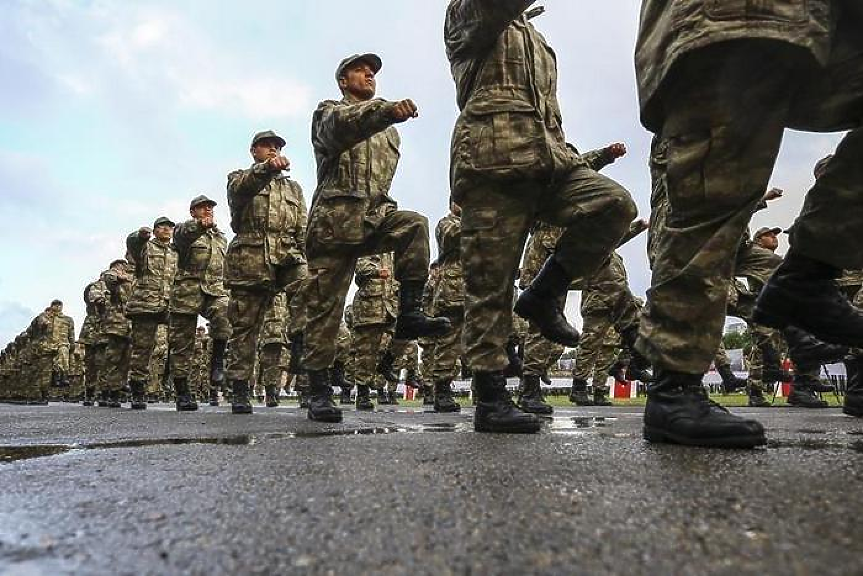 ДЕНЯТ В НЯКОЛКО РЕДА: фасове гърмят в Крим, нашата армия обяви състояние на трезвеност