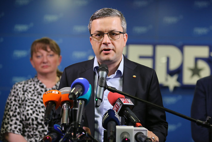 Тома Биков: ПП, ДБ и БСП заедно няма да имат повече от 100 депутати