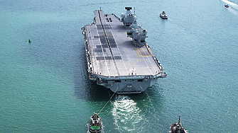 Командният кораб на НАТО закъса край Южна Англия (ВИДЕО)