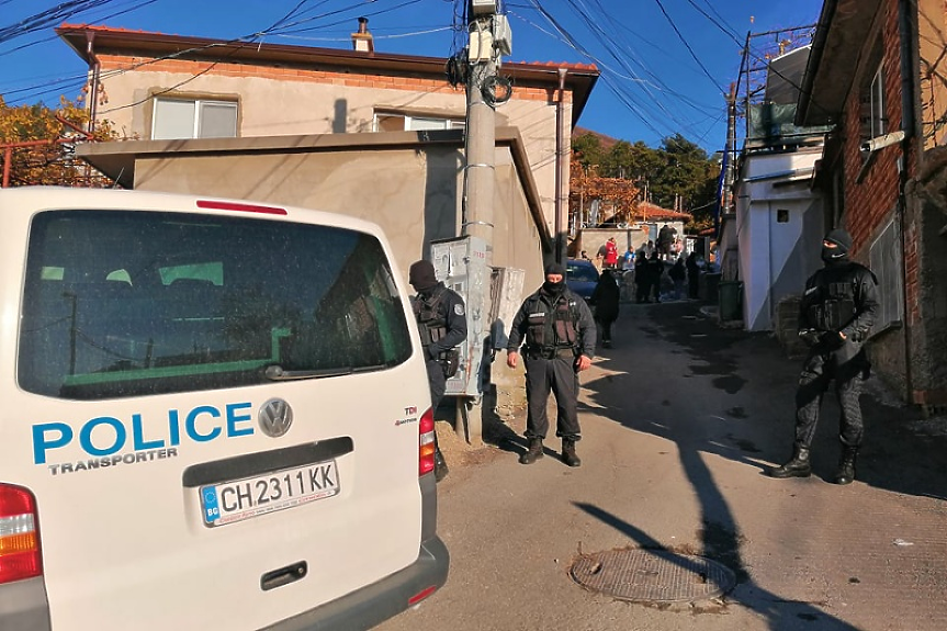 Предизборно: полицията влезе в махалата на Стара Загора