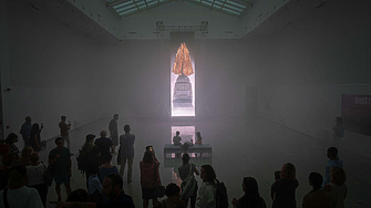 Дигиталната изложба Призракът е тук която преплита исторически факти и