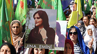 „Бунтът срещу хиджаба“ в Иран