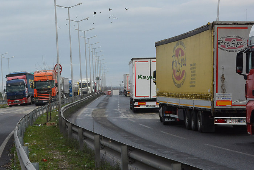 Русия забранява движението на камиони от неприятелски страни