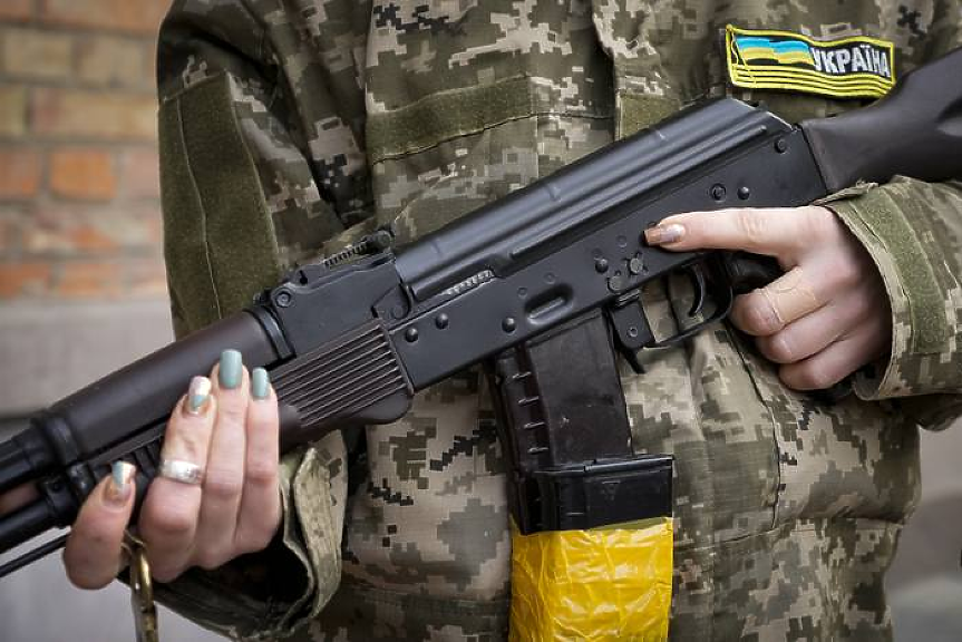 Около 40 000 жени служат в украинската армия 
