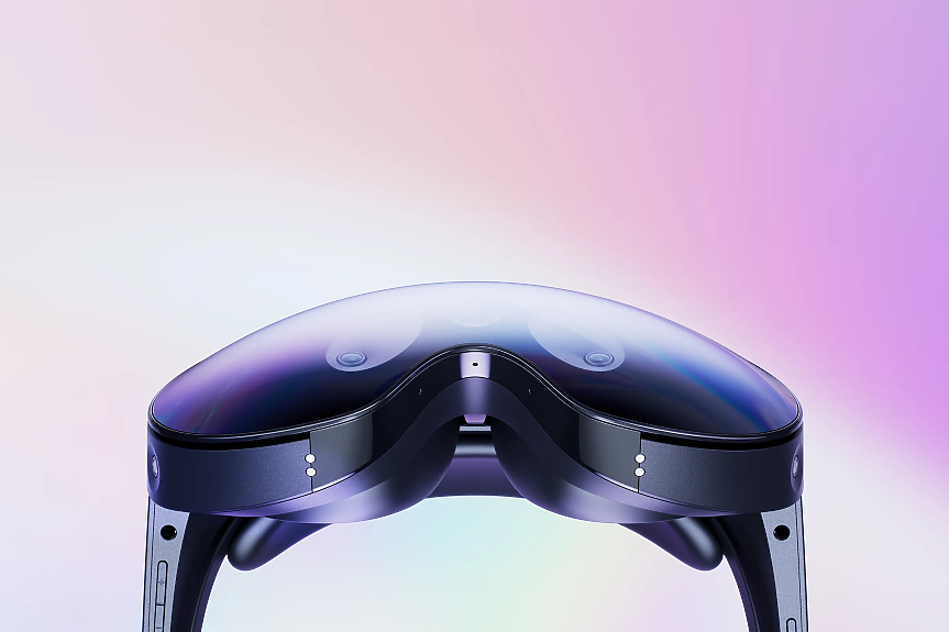 Зукърбърг представи VR шлем за 1500 долара